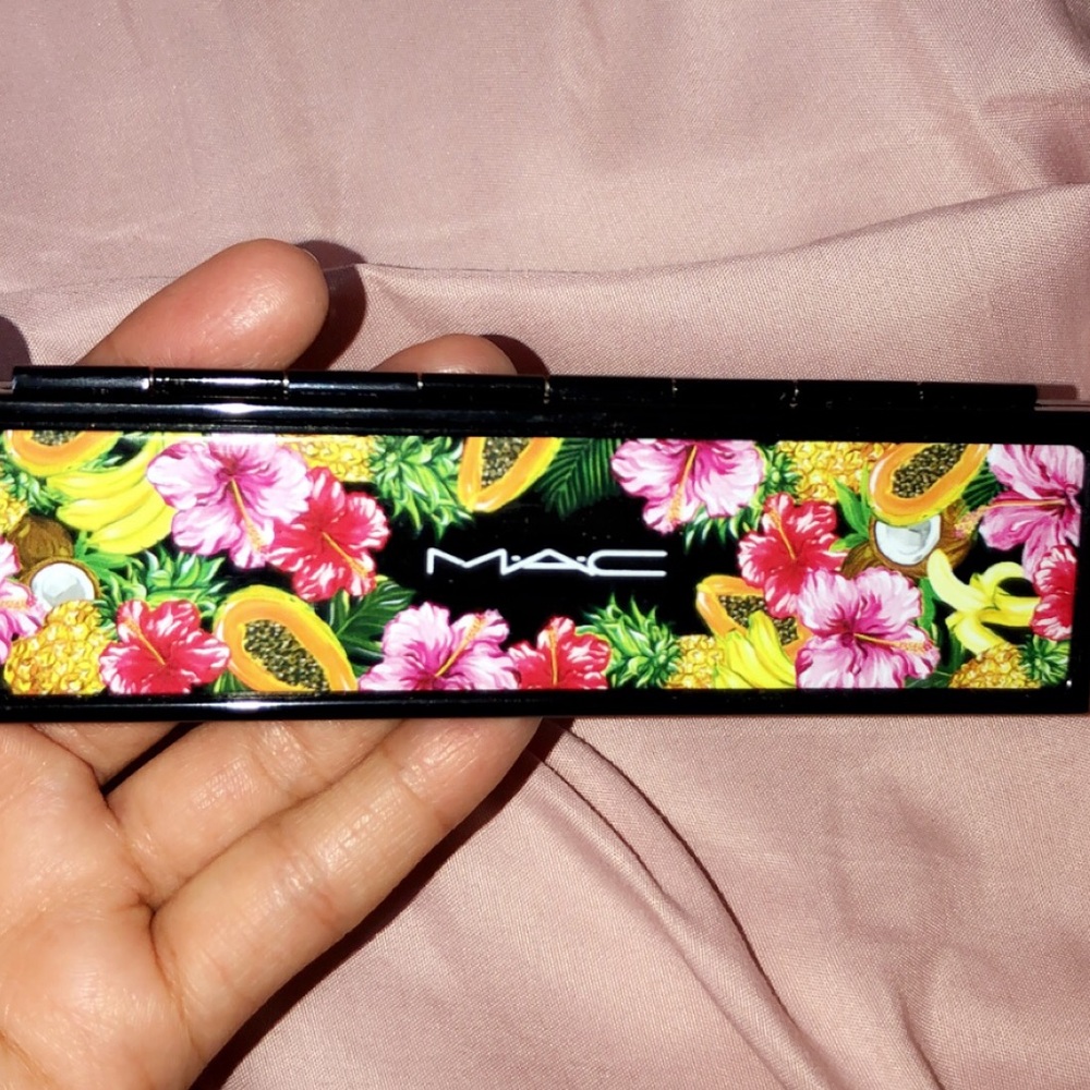 M•A•C love in the glades eyeshadow palette X6